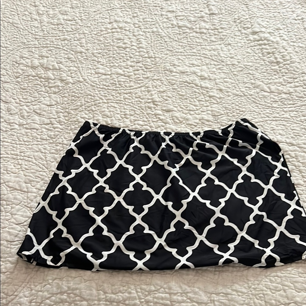 Black and White Mini Skater Coverup - Picture 4 of 4